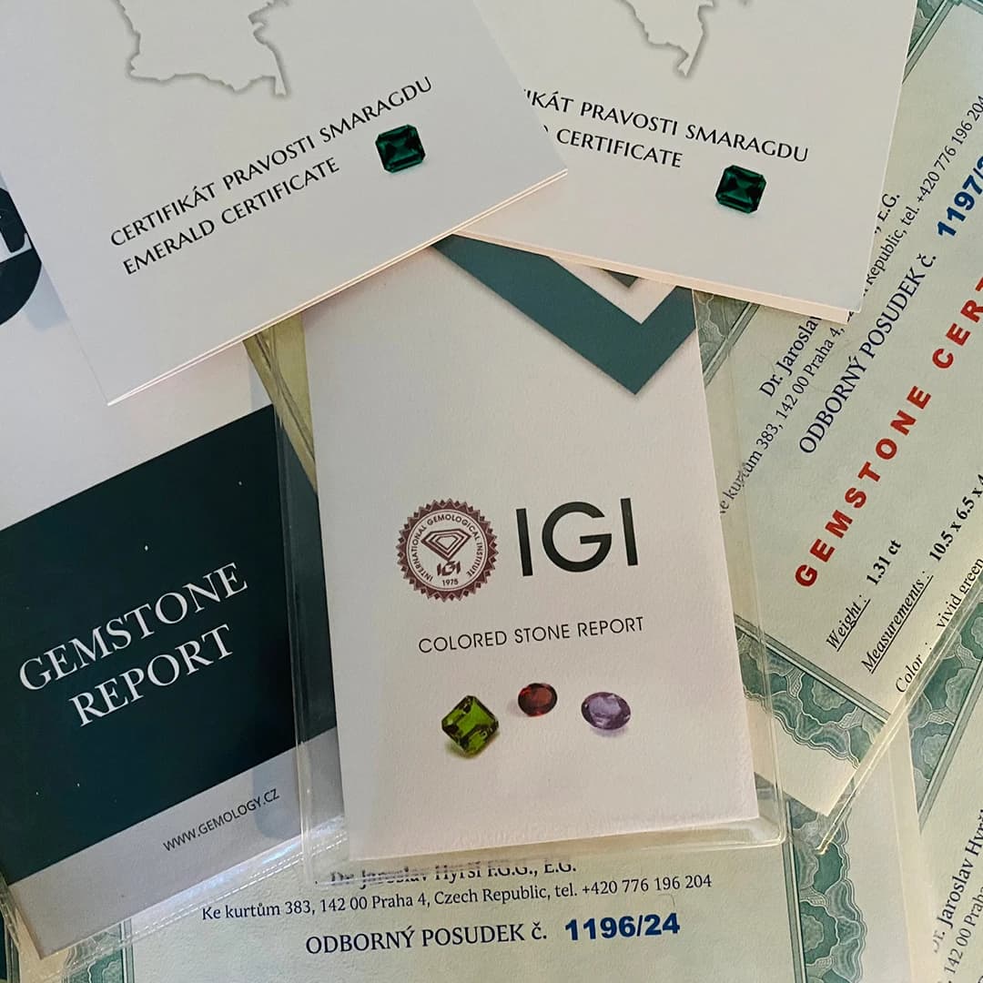 Gemologické certifikáty pravosti smaragdů a odborné posudky